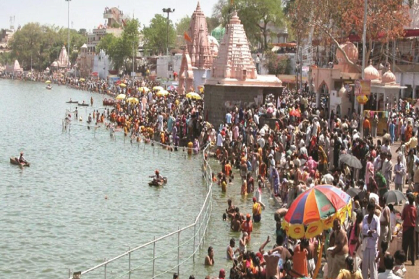 મહાકુંભ: ગૃહસ્થોએ શાહી સ્નાન કર્યા પછી જ સ્નાન કરવું જોઈએ