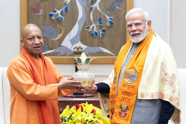 PM મોદીને મહાકુંભ મેળા માટે ઉત્તરપ્રદેસના સીએમ યોગીએ આમંત્રણ પાઠવ્યું