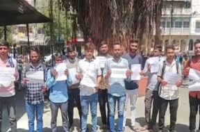 Baroda muni, Clerk candidates oppos,