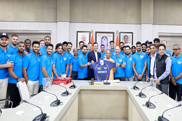 IPL 2025: લખનૌ સુપર જાયન્ટ્સની ટીમ મુખ્યમંત્રી યોગીને મળી, મુખ્યમંત્રીએ જર્સીનું અનાવરણ કર્યું