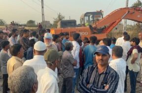 Jamnagar, woman crushed under Hitachi machine