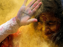 holi