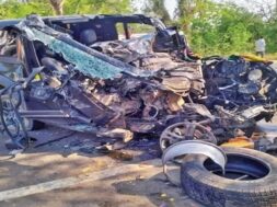 Accident, nadiyad-kapadvanjn road