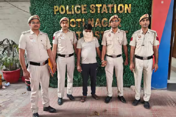 દિલ્હીના મોતીનગરમાં ડ્રગ્સ તસ્કરીના નેટવર્કનો પર્દાફાશ, મહિલા સાથે બે ઝડપાયાં