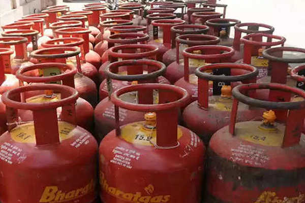 આ વસ્તુ વગર તમારું LPG સિલિન્ડર બુક નહીં થાય, જાણો શું કરવાની જરૂર છે