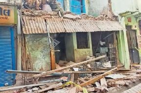 Baroda, building collapsed