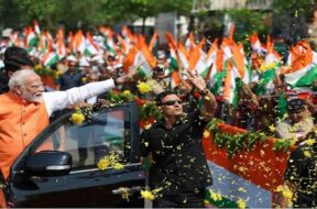 Modi road shaw, gandhinagar