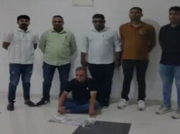Rajkot, loker thif caught
