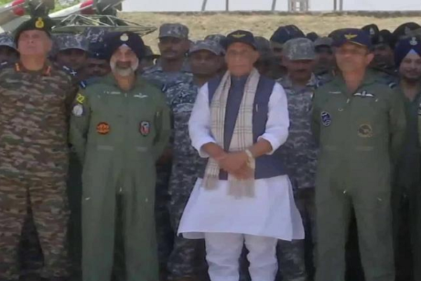 રાતના અંધારામાં બ્રહ્મોસે પાકિસ્તાનને દિવસનો પ્રકાશ બતાવ્યોઃ રાજનાથ સિંહ