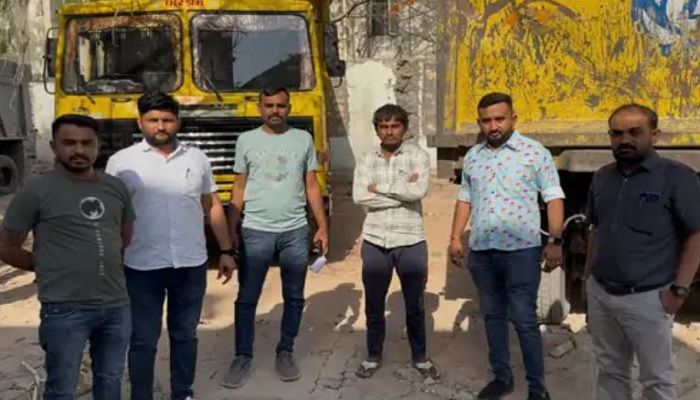 વઢવાણ નજીક ખનીજ ભરેલા 4 ડમ્પરો પકડાયા, 1.75 કરોડનો મુદ્દામાલ જપ્ત કરાયો