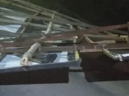 mahesana highway, hoarding collapsed