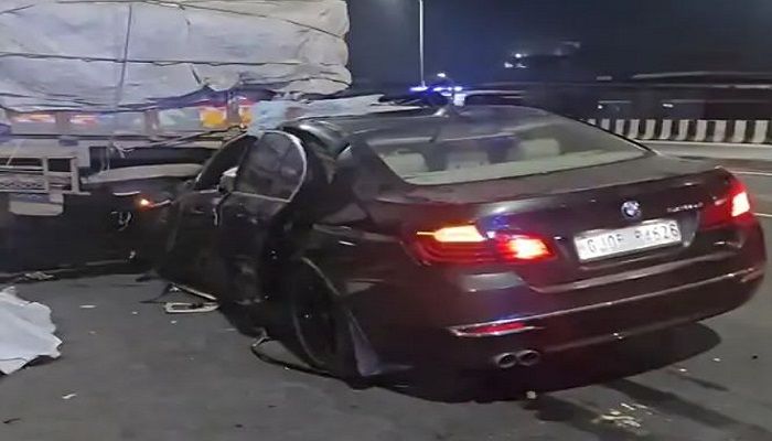 બાવળા સરખેજ હાઈવે પર ટ્રક પાછળ BMW કાર ઘૂંસી જતા યુવતીનું મોત, ત્રણને ઈજા