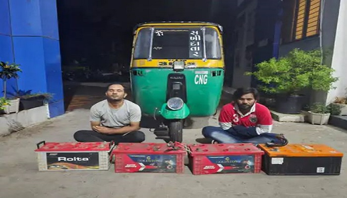 ગોંડલમાં વાહનોમાંથી બેટરીની ચોરી કરતા બે શખસ ઓટોરિક્ષા સાથે પકડાયા