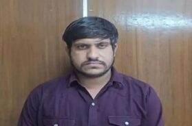 Constable caught taking bribe