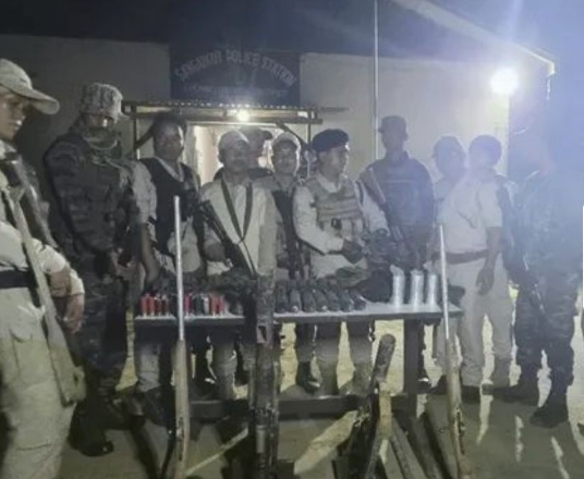 મણિપુરમાં સુરક્ષાદળોએ 328 બંદૂકો, 10 ગ્રેનેડ અને 7 ડેટોનેટર સહિતના શસ્ત્રો જપ્ત કર્યાં