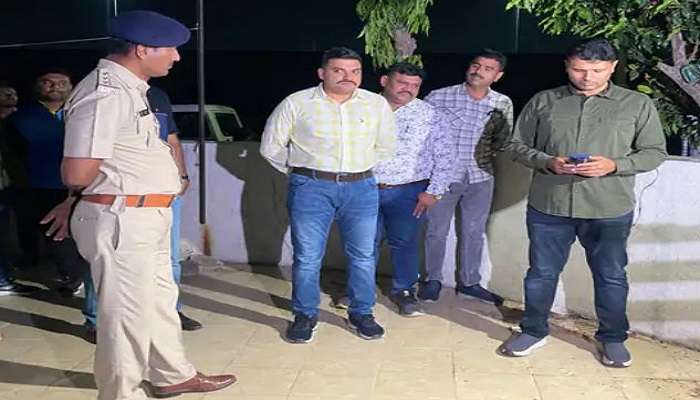 રાજકોટમાં એક મકાનમાં ગોંધી રખાયેલા બંગાળના 19 બાળકોને મુક્ત કરાયા