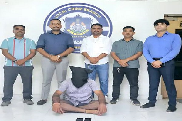 અડાલજ નજીક નર્મદા કેનાલ પાસે કોન્સ્ટેબલને લૂંટી લેનારો આરોપી પકડાયો