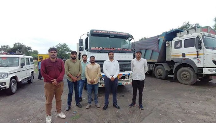 થાનના ભડુલા વિસ્તારમાં સરકારી જમીનમાં ગેરકાયદે કાર્બોસેલનું ખનન ઝડપાયું