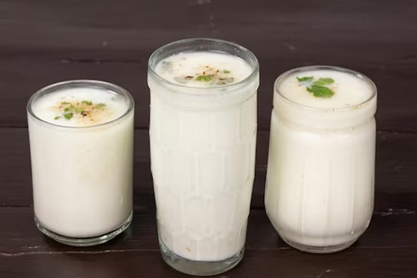 દિવસમાં કેટલી વાર અને કયા સમયે છાશ પીવી જોઈએ?