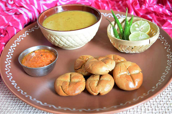 હવે ઘરે જ બનાવો રાજસ્થાની દાળ-બાટી, જાણો રેસીપી