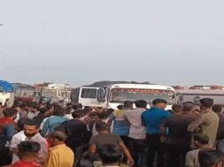 dhrangadhra toll plaza, traffice jam