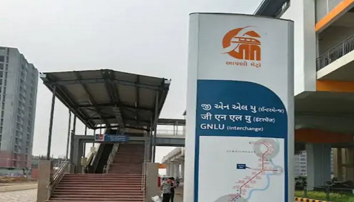 ગાંધીનગરના કોબામાં મેટ્રો સ્ટેશનની લિફટનો સામાન તસ્કરો ઉઠાવી ગયા