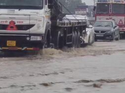 valasad highway, rain