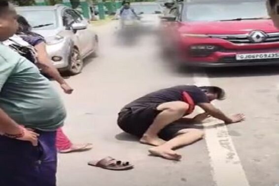 Baroda, Driver drunk