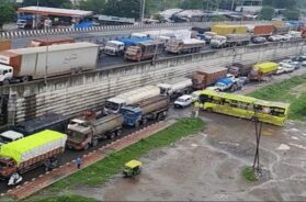 Baroda highway, traffic jaam
