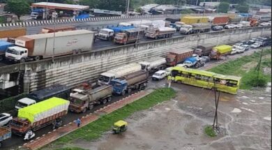 Baroda highway, traffic jaam