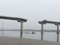 Bridge collapsed-1