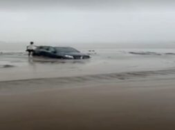 Car stuck in the sea of Dumas