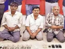 Fack gold case, three arrested