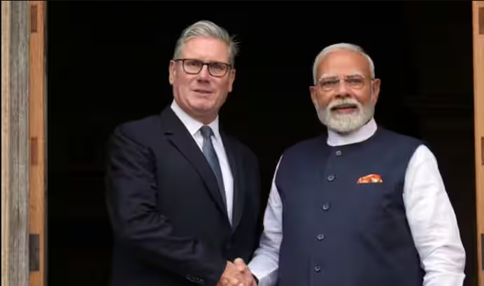 નરેન્દ્ર મોદી બ્રિટનના PM કીર સ્ટાર્મરને મળ્યાં, બંને દેશ વચ્ચે ફ્રી ટ્રેડ ડીલ ઉપર હસ્તાક્ષર કરાયાં