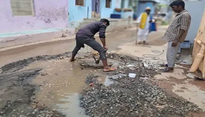 પાલિતાણામાં ગટરના પાણી રોડ પર ફરી વળ્યા, નગરપાલિકાનું તંત્ર નિષ્ક્રિય