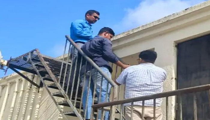 સુરતના એરપોર્ટ પર પ્લેન લેન્ડિંગમાં નડતરરૂપ બિલ્ડિંગોનો સર્વે કરાયો