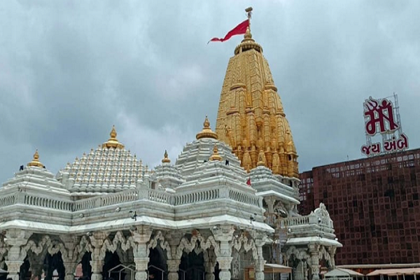 અંબાજીઃ ભાદરવી પૂનમ મેળાને લઈને ગૃહ રાજ્યમંત્રી હર્ષ સંઘવીએ યોજી સમીક્ષા બેઠક