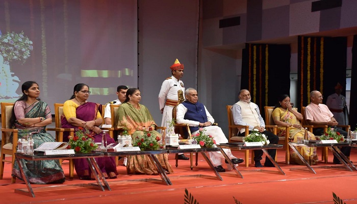 સારા સંસ્કારોના સિંચનથી બાળકો માનવતાના રક્ષક અને રાષ્ટ્રના નિર્માતા બની શકે : રાજ્યપાલ