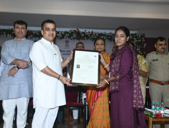 રાજકોટ: 185 પાકિસ્તાની લોકોને CAAમાં ભારતીય નાગરિકતા મળી