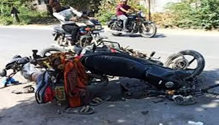 બોટાદ-તાજપુર રોડ પર બે બાઈક સામસામે અથડાતા પોલીસ જવાન સહિત બેના મોત
