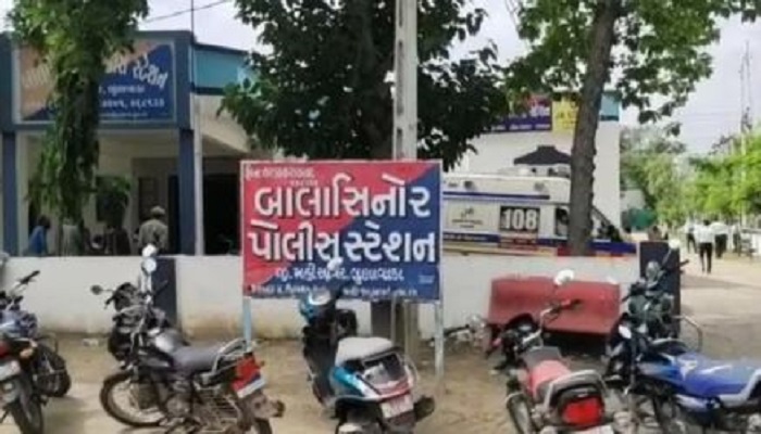 બાલાસિનોરમાં શાળા છૂટ્યા બાદ ધો. 8ના વિદ્યાર્થીએ તેના ક્લાસમેટને ચપ્પુના ઘા માર્યા,
