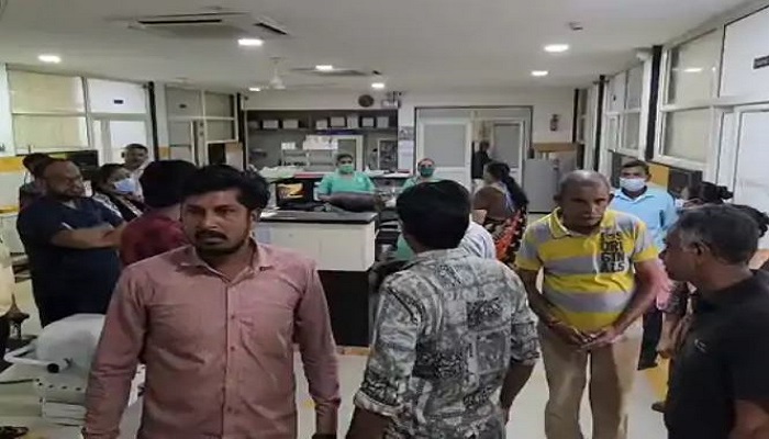 ખંભાતમાં એક કંપનીમાં ટાંકીની સફાઈ કરવા ઉતરેલા બે શ્રમિકોના ઝેરી ગેસથી મોત