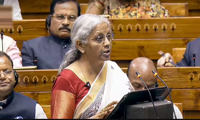 લોકસભામાં નવુ આવકવેરા બિલ રજૂ કરાયું