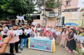 Rajkot, protest against helmet law