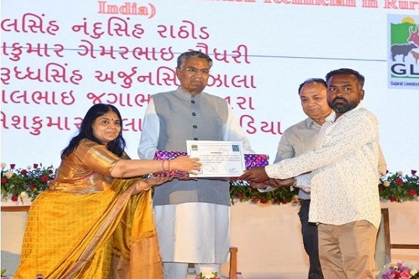 ગુજરાતઃ નવનિર્મિત કુલ 31 પશુ સારવાર સંસ્થાનું ઈ-લોકાર્પણ