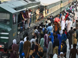 pakistan train