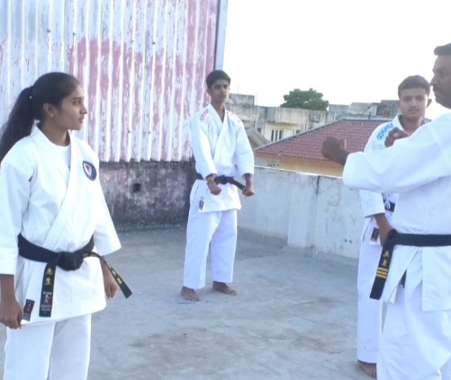 જાપાનમાં યોજાનારી વર્લ્ડ કરાટે સ્પર્ધામાં સુરેન્દ્રનગરના ચાર વિદ્યાર્થીઓ ભાગ લેશે