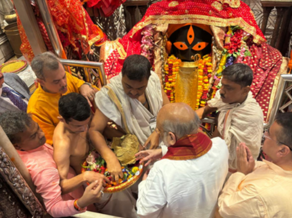 અમિત શાહે પશ્ચિમ બંગાળમાં નવી સરકારની રચના માટે દેવી દુર્ગાને પ્રાર્થના કરી હતી