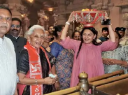 Aanandiben patel in khodaldham