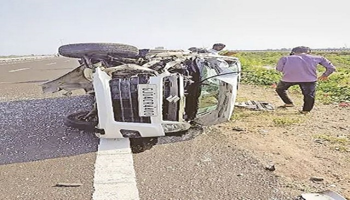 ભાવનગર-અમદાવાદ એક્સપ્રેસ હાઈવે પર ધોલેરા નજીક કારે બાઈકને ટક્કર મારતા બેના મોત